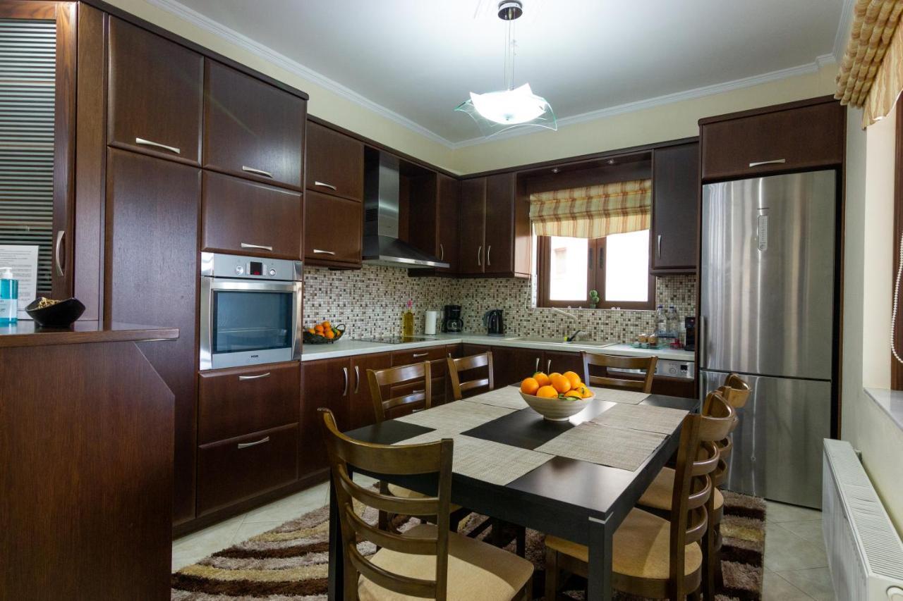 Katerina & Elia'S Family House Apartment Leonidio Ngoại thất bức ảnh