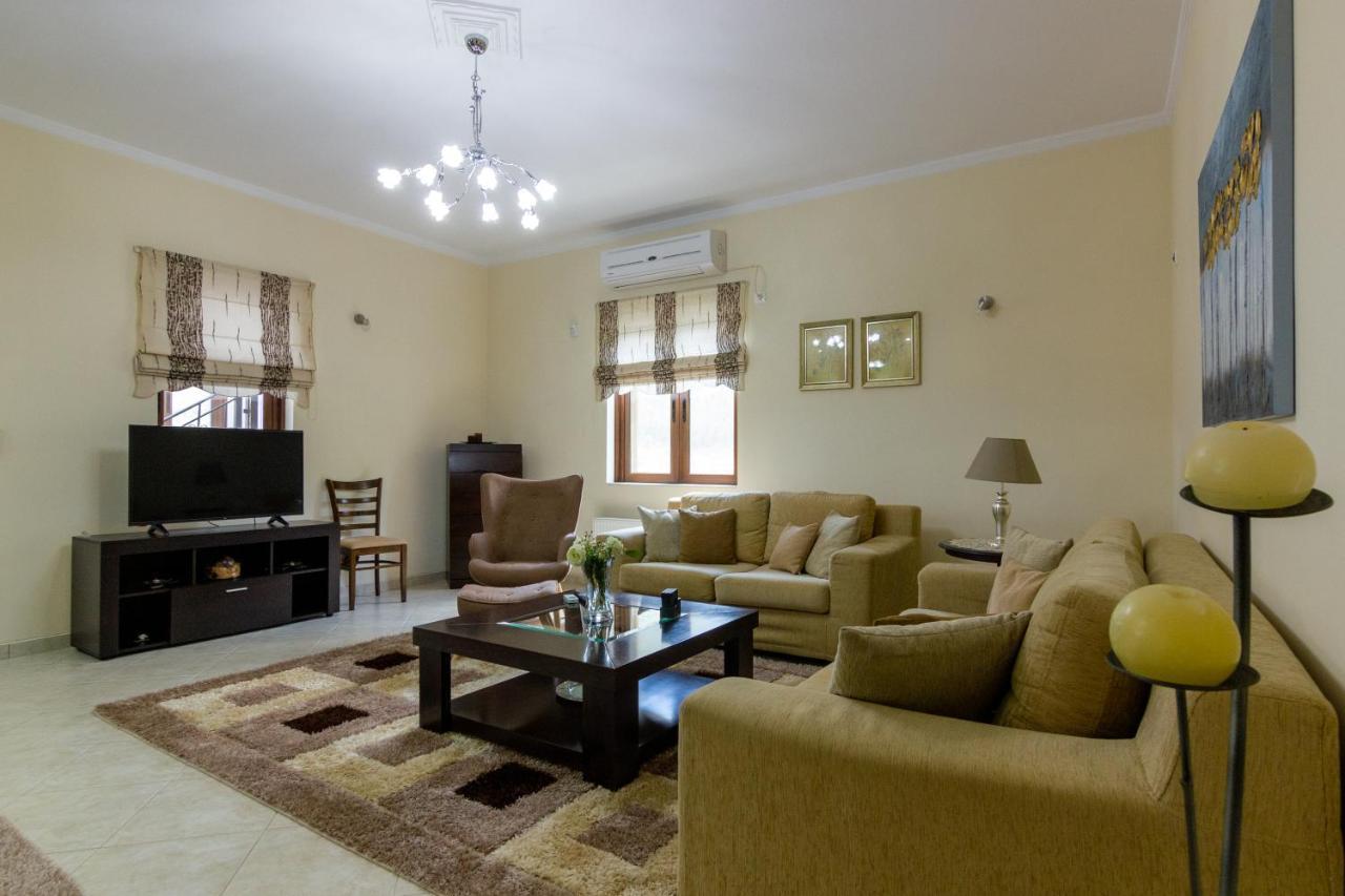 Katerina & Elia'S Family House Apartment Leonidio Ngoại thất bức ảnh