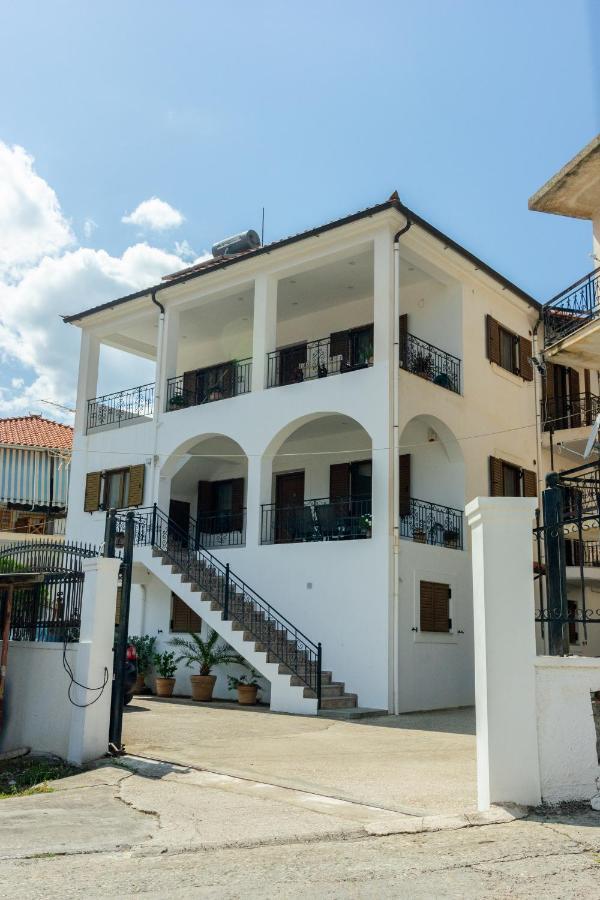 Katerina & Elia'S Family House Apartment Leonidio Ngoại thất bức ảnh